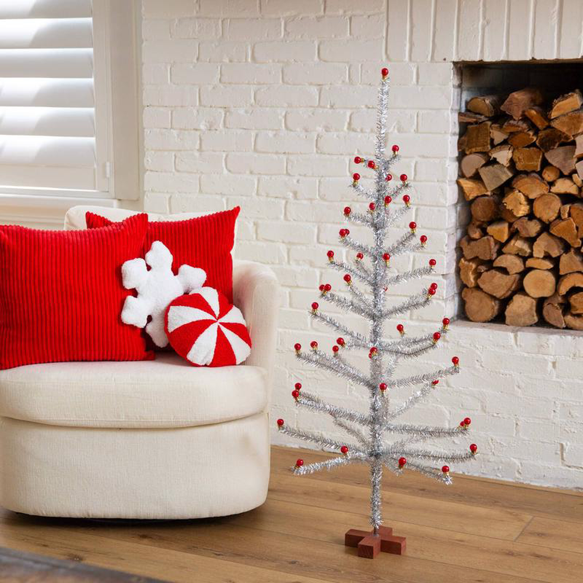 48242 Artificial Retro Silver Tinsel Christmas Tree with 50 Red Mini Ornament Balls and Wooden Base