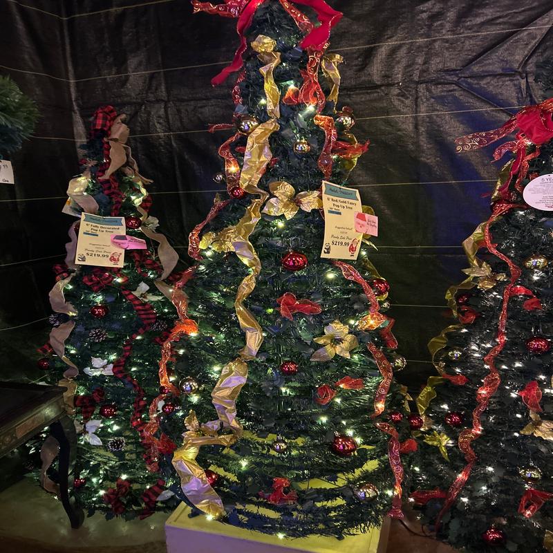 6' Red/Gold Fancy Pop Up Tree