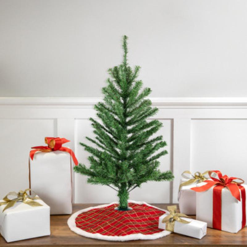 Canadian Pine Medium Artificial Christmas Tree  Unlit  3