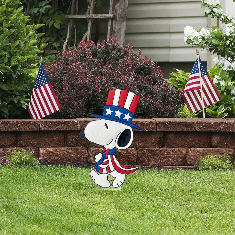Peanuts Patriotic Snoopy Metal Stake