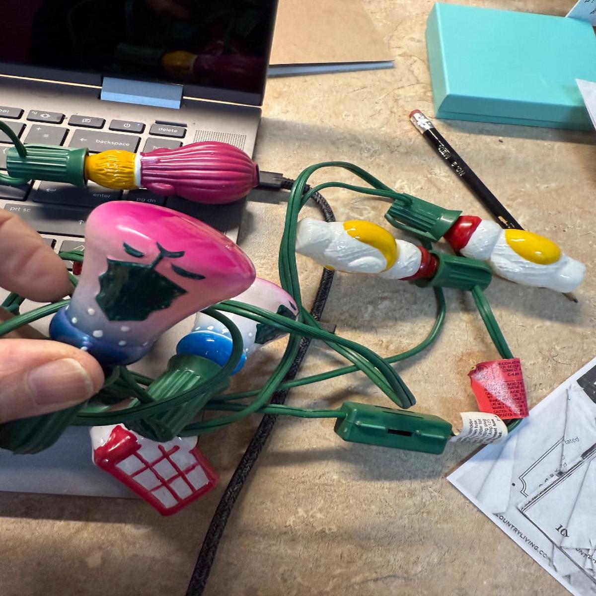 1984 Vtg Avon String lights