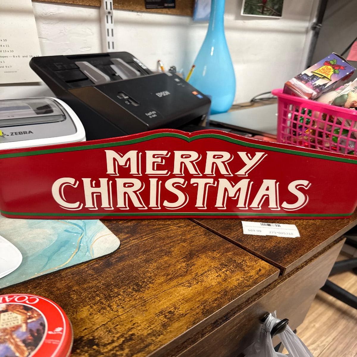 Tin Merry Christmas sign