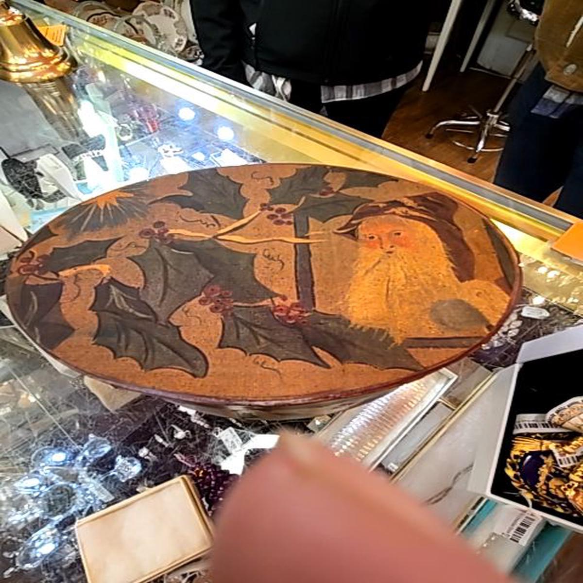 Oval box