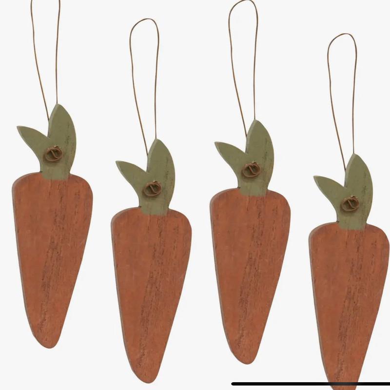 4/SET PRIMITIVE WOODEN CARROT ORNAMENTS