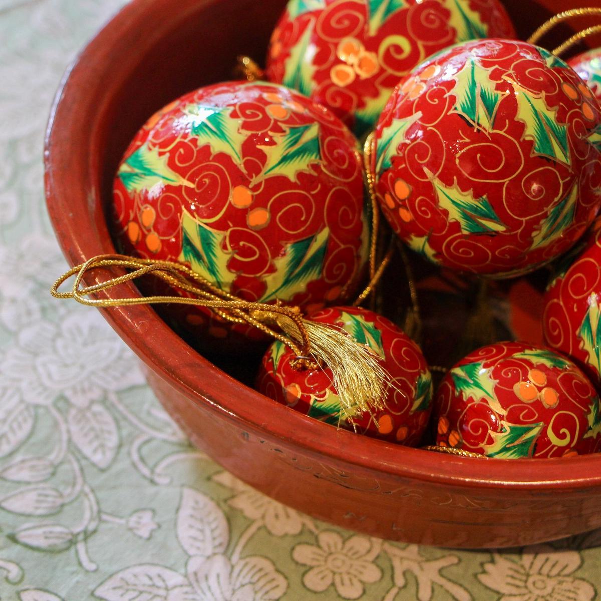 Ball Holly Red