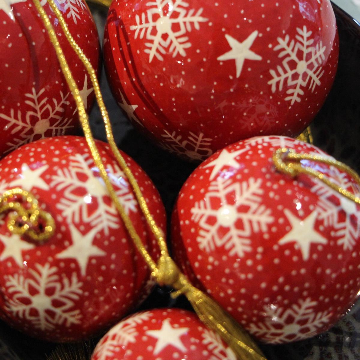 Ball Snowflake Red