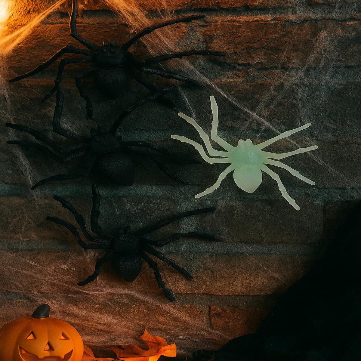 2pcs Realistic Decorative Halloween Spiders 13cm
