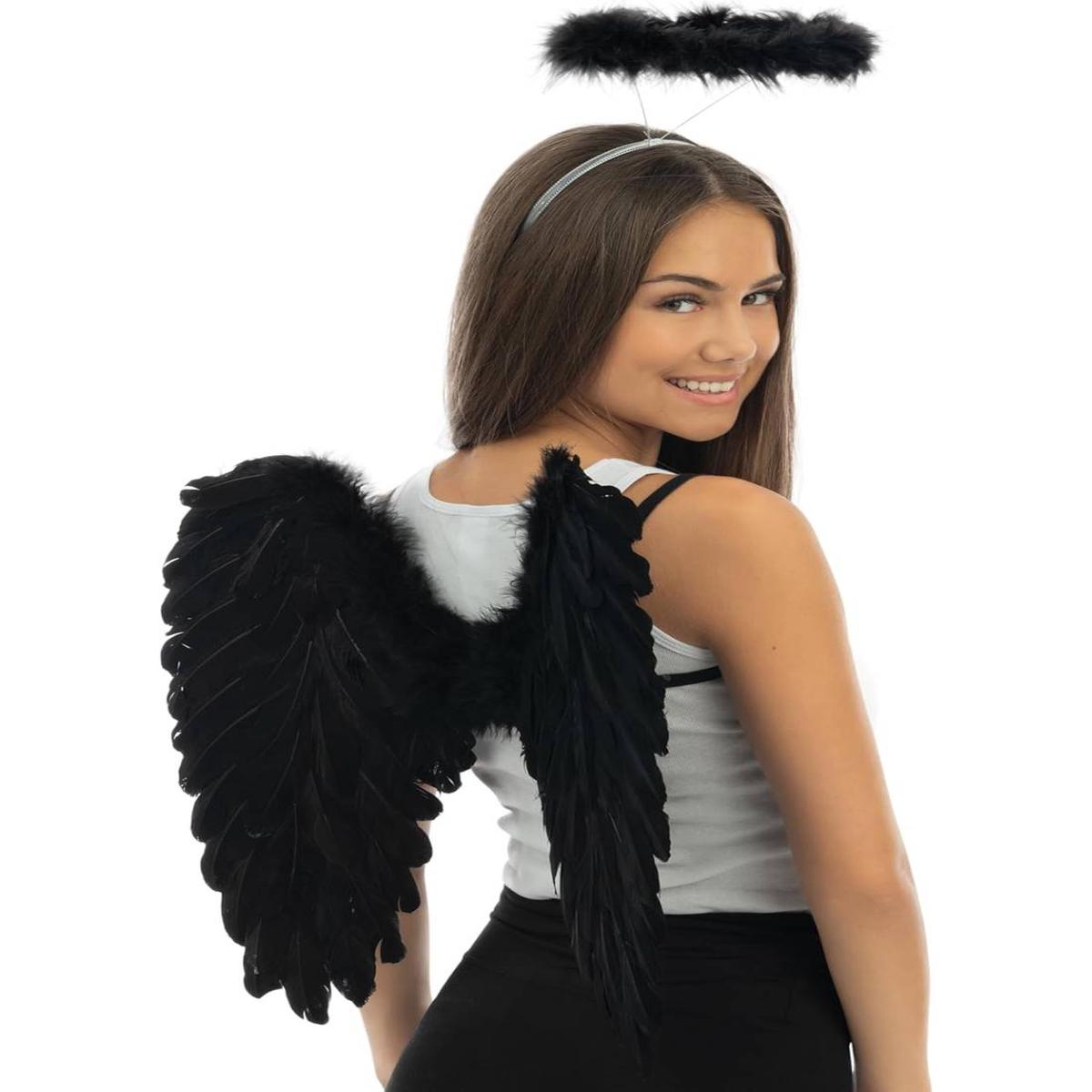Black Feathered Wings 50x50cm